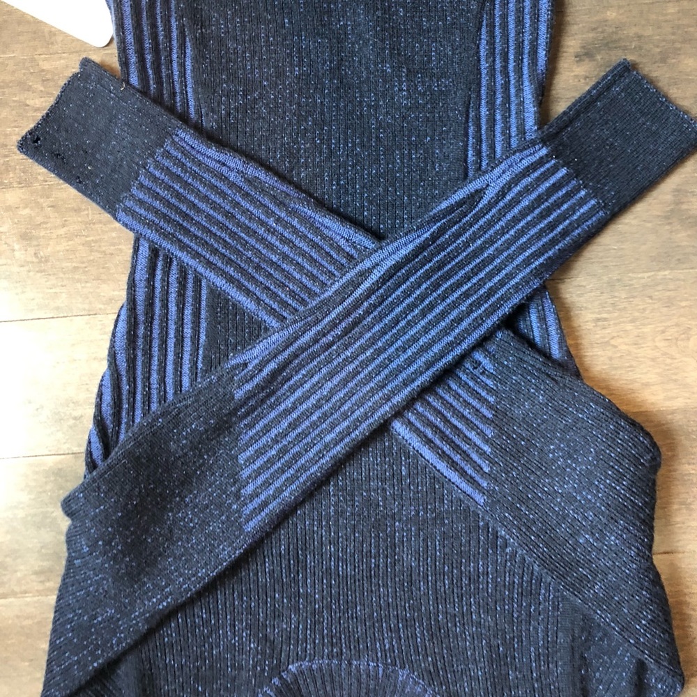Lulu lemon feeling balanced sweater, navy blue